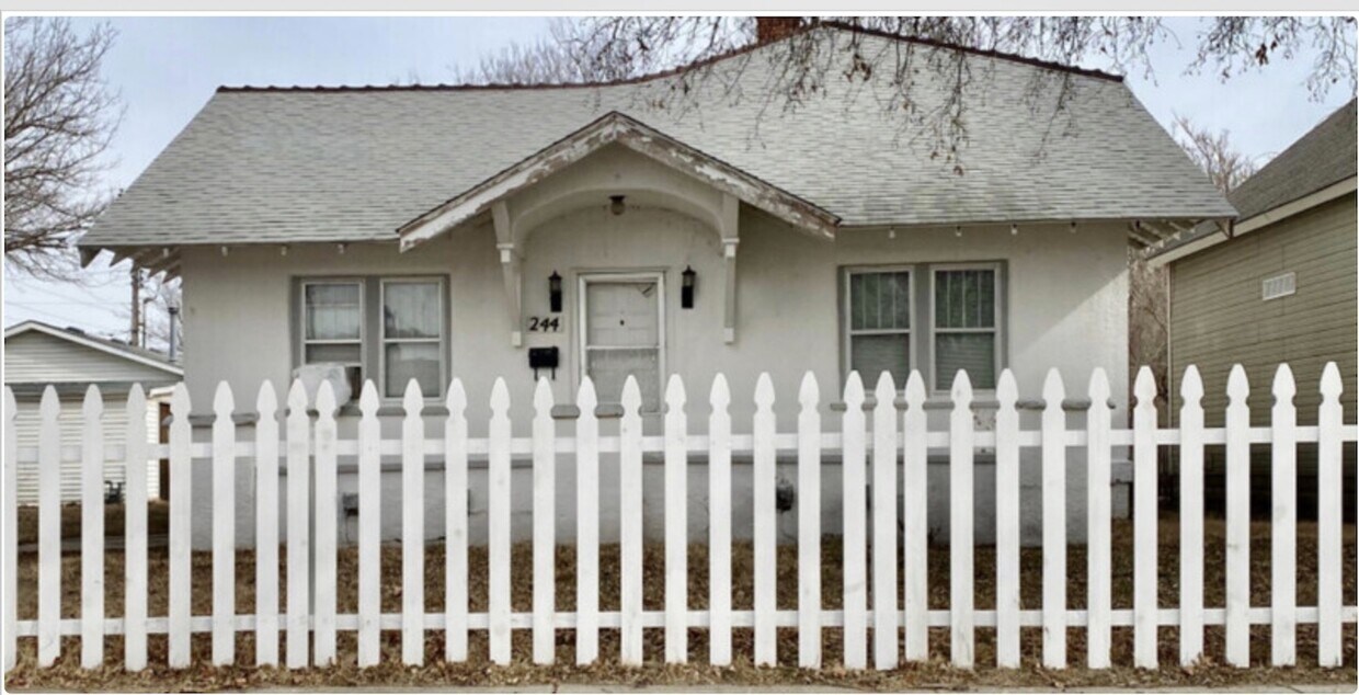 Primary Photo - 244 N Vine St