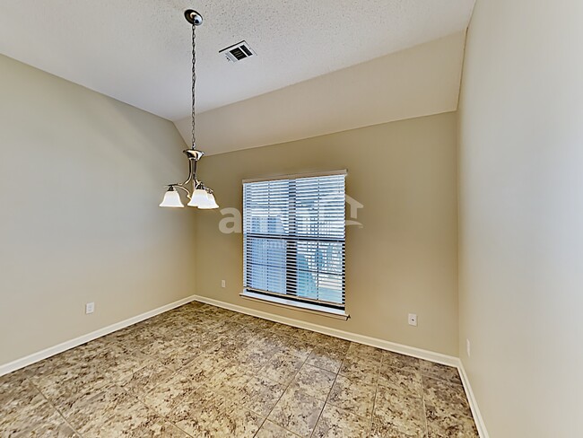 Building Photo - 8716 Nuthatch Ln