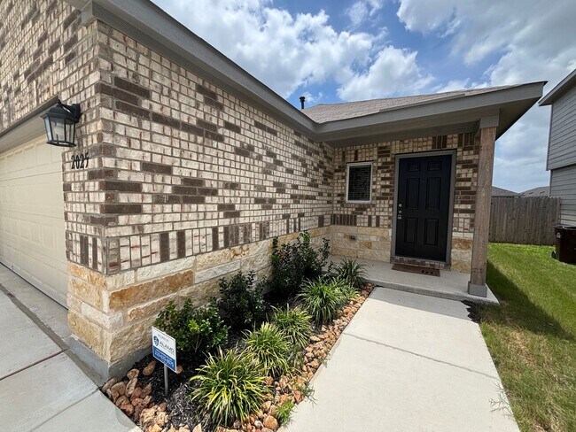 Foto del edificio - 2024 3-bed 2-bath home in Converse