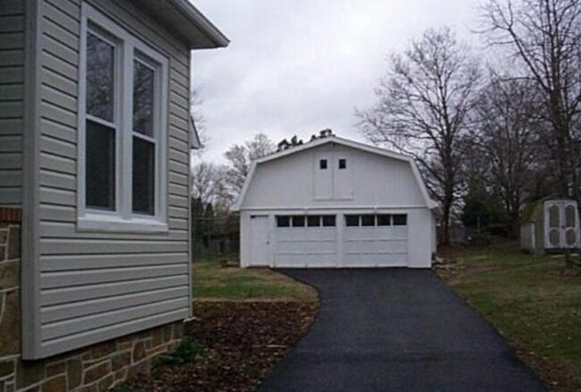 Foto del edificio - 2117 Lorraine Ave