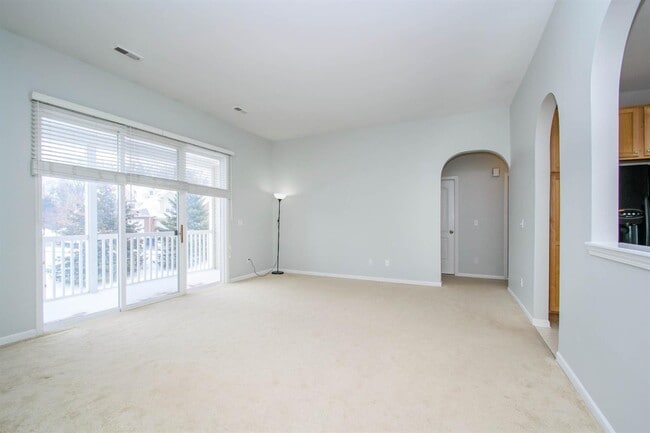 Building Photo - 2925 N Knightsbridge Cir