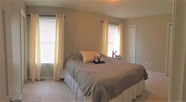 Foto del edificio - 162 Birchtree Court