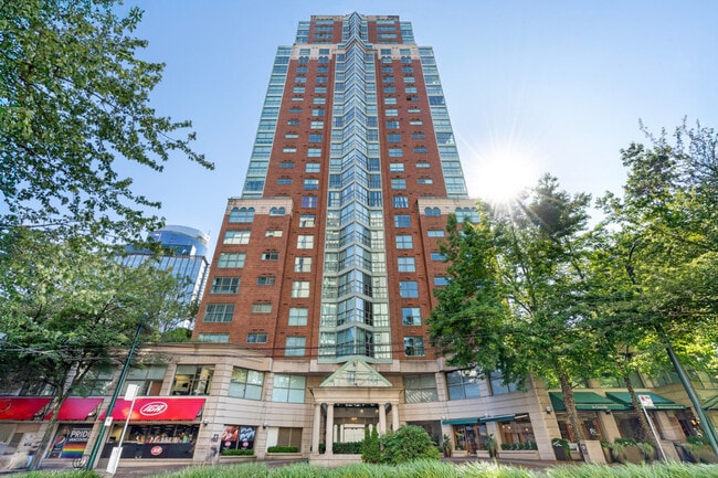 Building Photo - 909 Burrard St