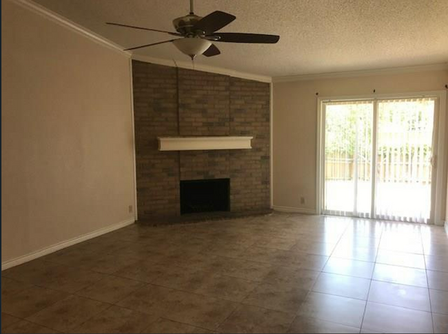 Foto del edificio - Spacious 3Bed/2Bath in Garland!