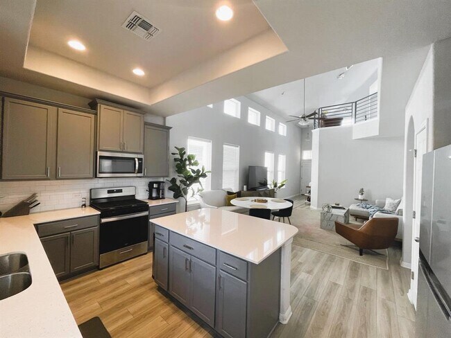 Foto del edificio - 10100 Dawn Pearl Dr