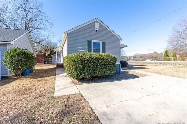 Foto del edificio - 6341 Cliffdale Rd