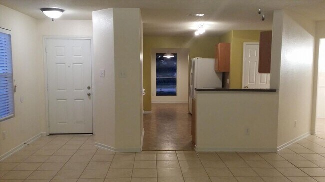 Building Photo - 16957 Scenic Knoll