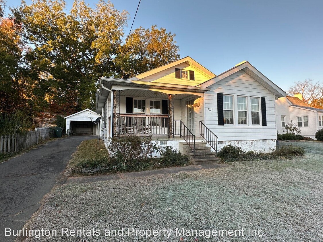 2 br, 1 bath House 326 W Willowbrook Dr House Rental in Burlington