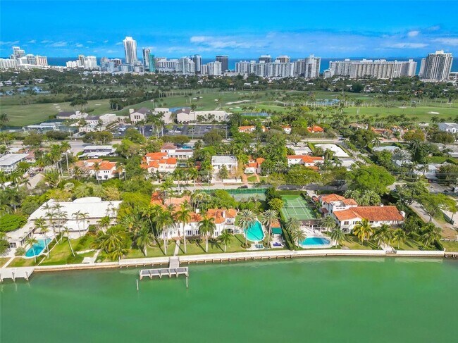 Foto del edificio - 5625 N Bay Rd