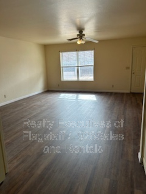 Foto del edificio - 2908 N Ellen St
