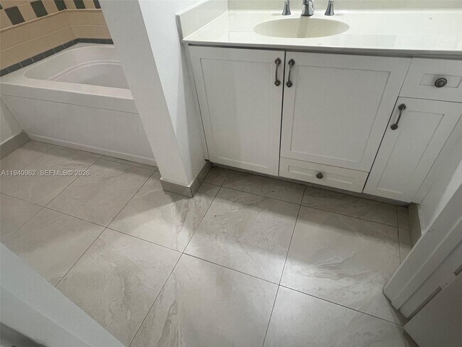 Foto del edificio - 100 N Federal Hwy