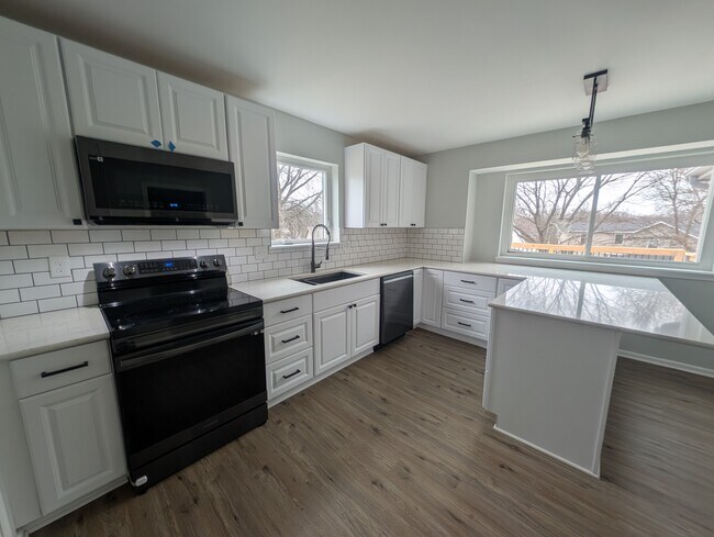 Foto del edificio - 1637 E Sheridan Bridge Ln