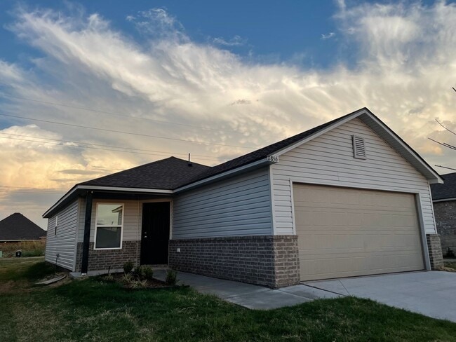 Photo - Piedmont Schools House