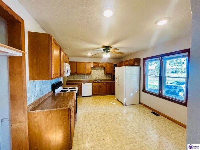 Foto del edificio - 8146 Hardinsburg Rd