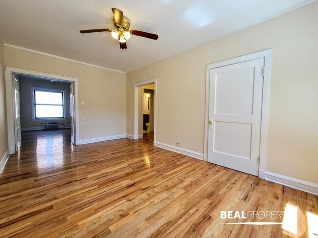 Building Photo - 0 bedroom in CHICAGO IL 60613