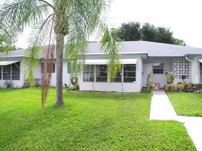 Building Photo - 1227 Club Dr W