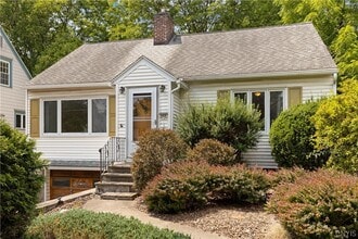 Building Photo - 444 Buckingham Ave