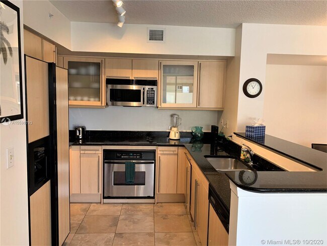 Building Photo - 2080 S Ocean Dr