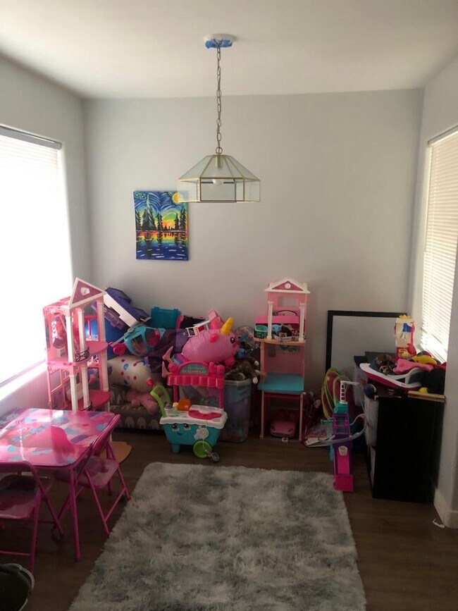 Dining Area (please excuse the current tenant’s toys!) - 3119 Key Largo Dr