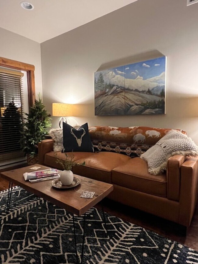 Building Photo - Fabulous Furnished Monterra 2 bd Condo