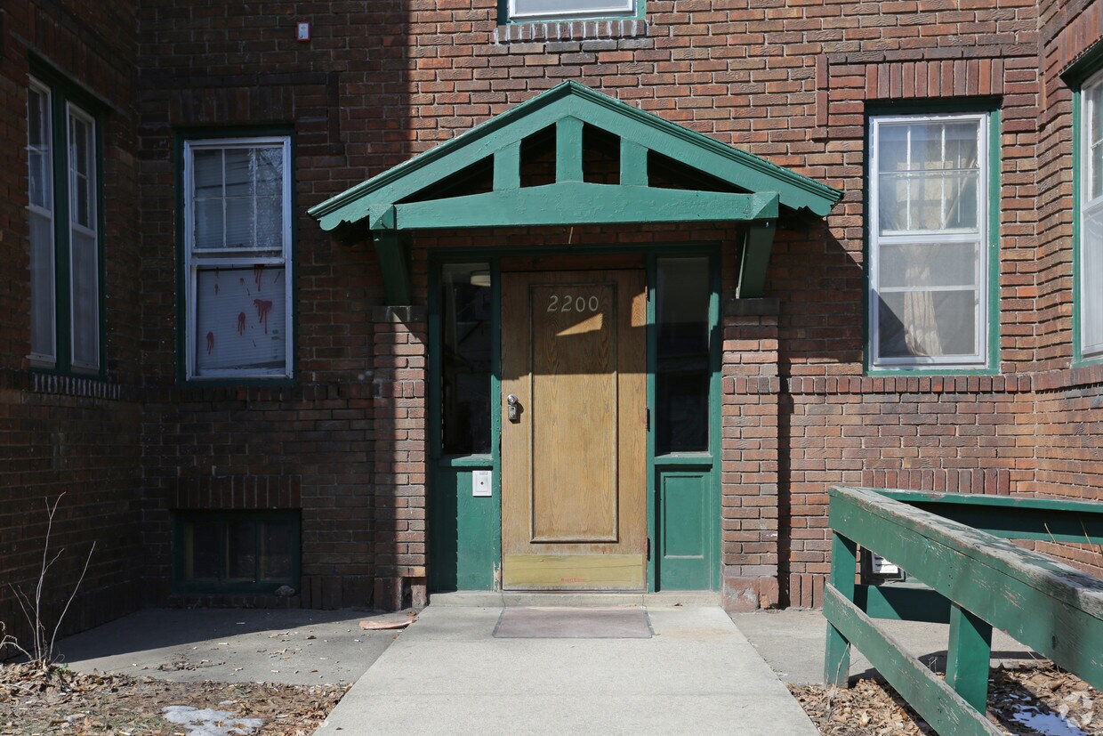 Foto del edificio - 2200 Harriet Ave
