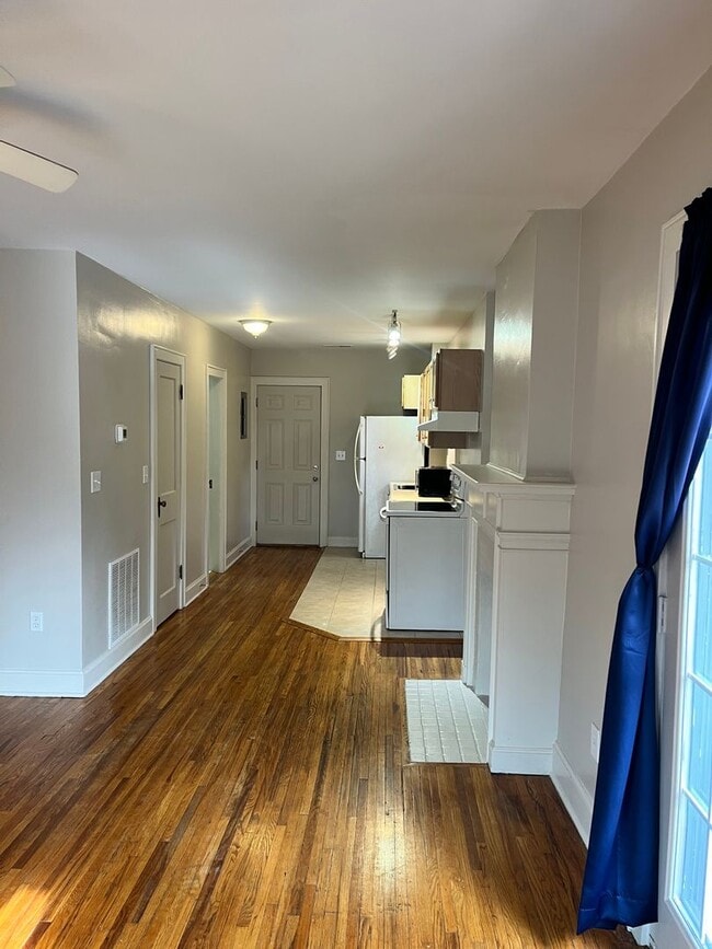 Foto del edificio - MS E Main Apartments