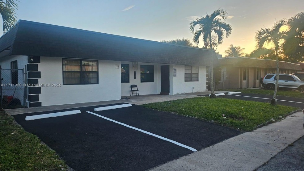 Foto principal - 7640 SW 10th St