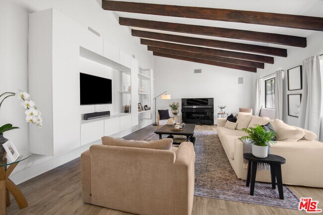Foto del edificio - 29328 Heathercliff Rd