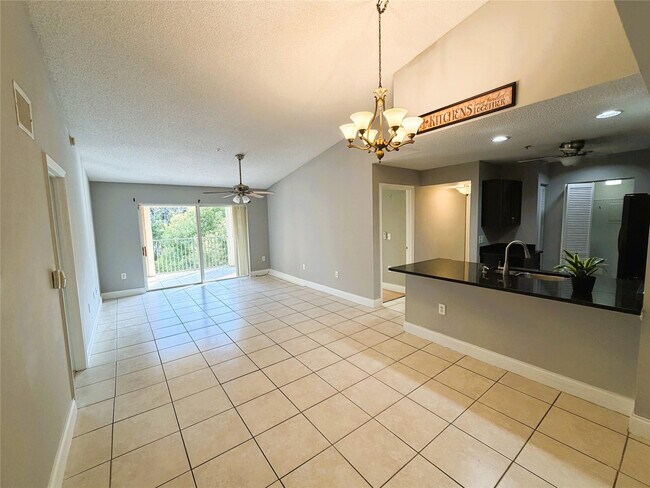 Foto del edificio - 4820 N State Rd 7