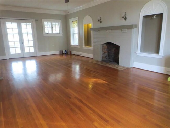 Foto del edificio - 598 Campbell Hill St NW