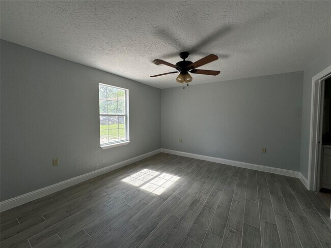 Building Photo - 6918 Isla St