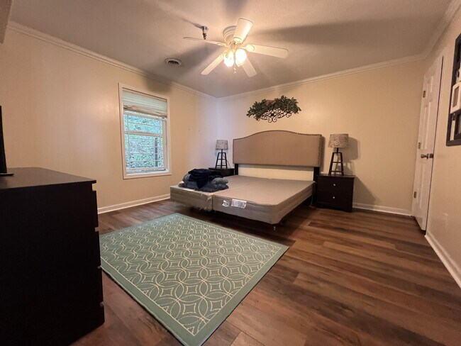 Foto del edificio - 200 Stewart Ln