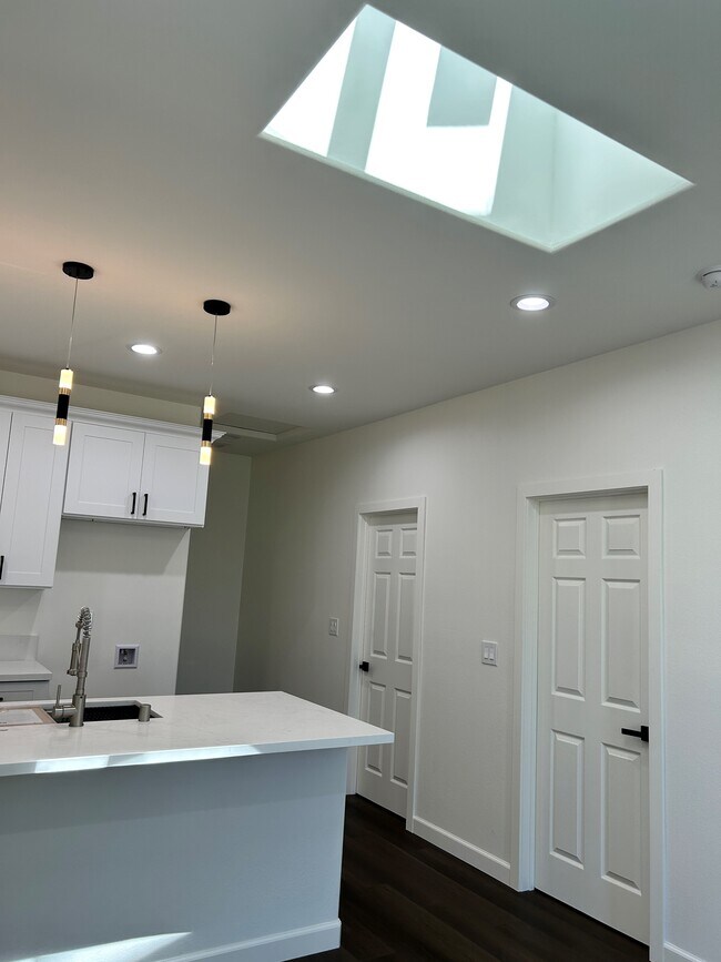 Foto del edificio - 13294 Whitney Cir