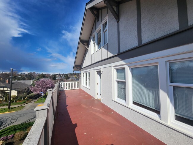 Building Photo - 99 Wellington Ave