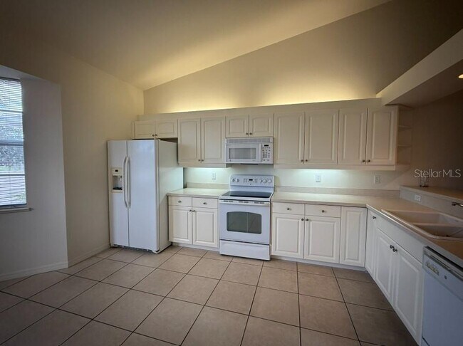 Building Photo - 1714 Celtic Dr