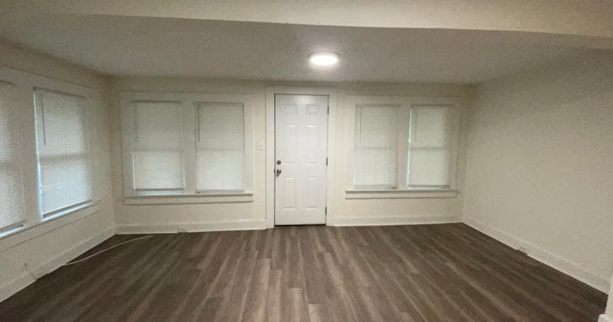 Building Photo - 4.0 bedroom in Saint Petersburg Florida 33711