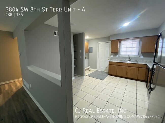 Building Photo - 3804 SW 8th St