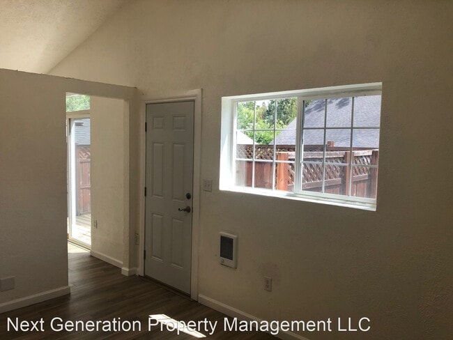 Building Photo - 2660 Edison St