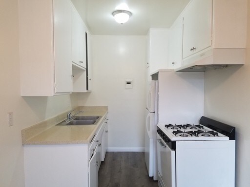 Foto del edificio - 360 W Chevy Chase Dr