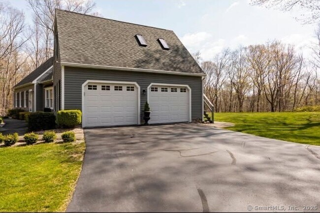 Foto del edificio - 358 Toby Hill Rd