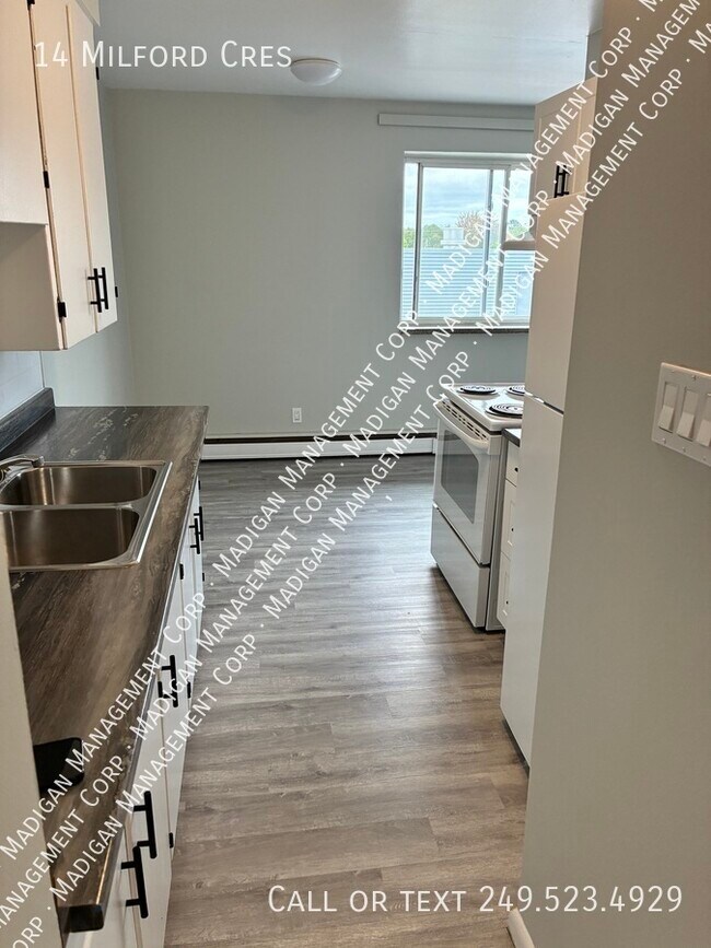 Photo du bâtiment - Move-In Special at The Milford – Save Big ...