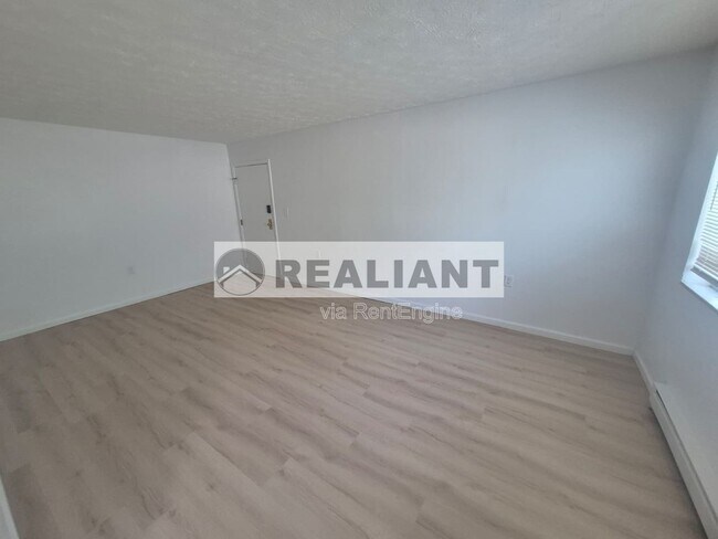 Foto del edificio - 920 Highland Ave