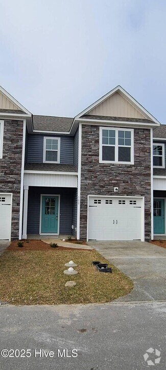 Building Photo - 300 S Stingray Ln