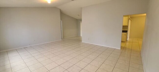 Foto del edificio - 4 bedroom, 3 full baths -Home in Poinciana...