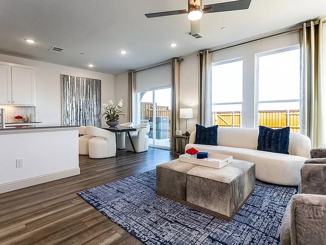 Building Photo - 1351 Hill Country Pl