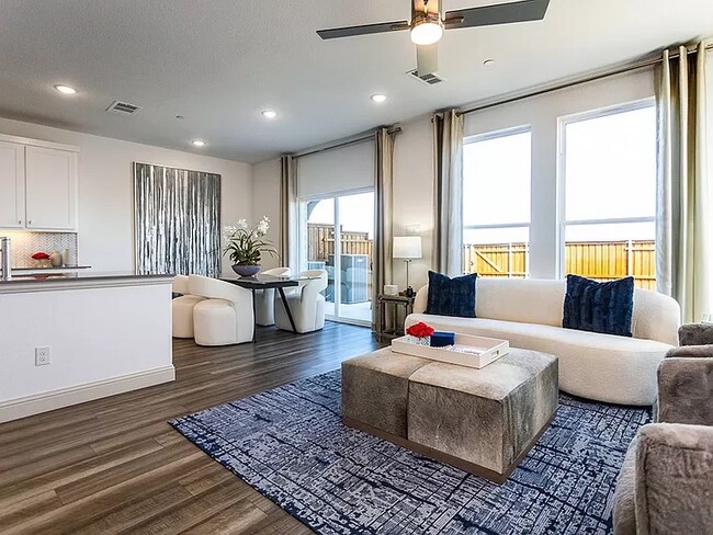 Foto del edificio - 1351 Hill Country Pl