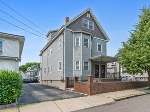 Building Photo - 58 Oliver St