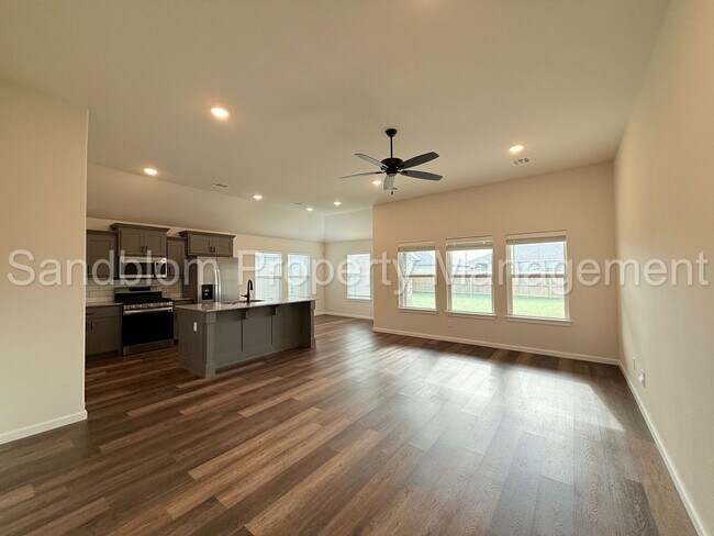 Foto del edificio - For Lease | East Tulsa - BA Schools | $194...