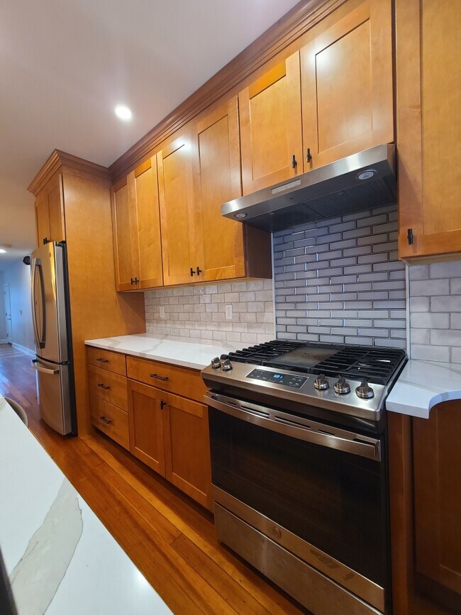 506 Hunt St Unit Floor 3, Central Falls, RI 02863 Apartments in Central Falls, RI