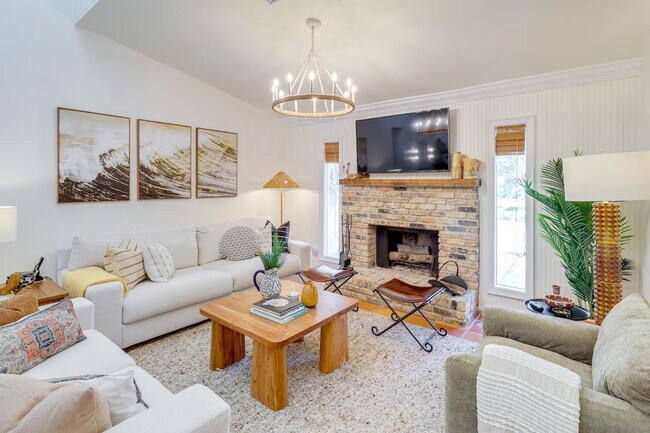 Foto del edificio - 113 Margarita Rd